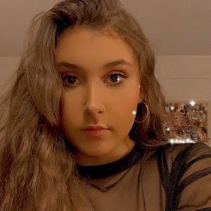 Meet your Posher, Carly